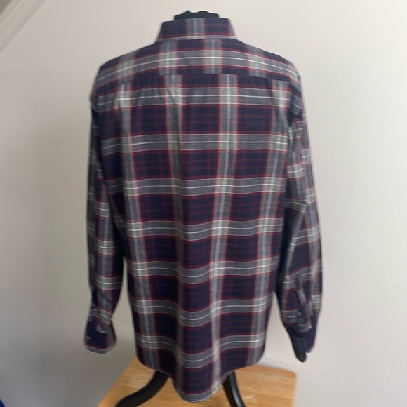 Untuckit Long Sleeve Button Down Shirt Size XXL - Picture 3 of 10